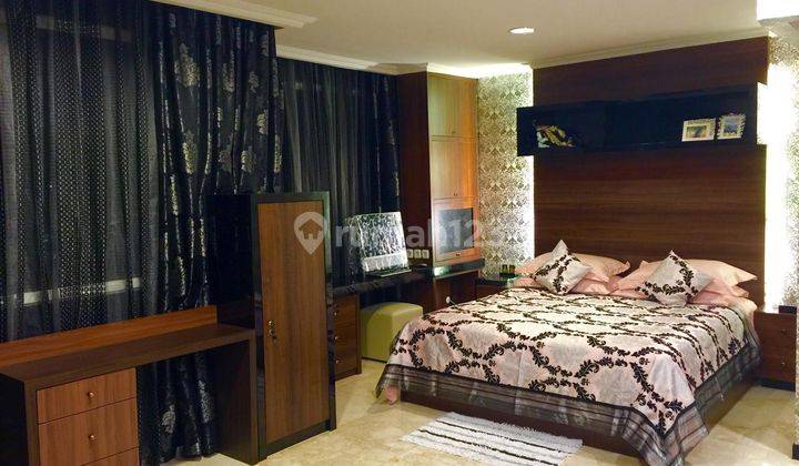 kamar tidur apartemen bellagio residence 200m disewakan