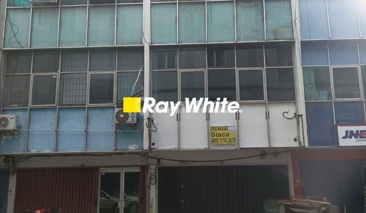 Disewakan Ruko di kawasan Ruko perkantoran siap huni dengan kondisi baru direnovasi 1