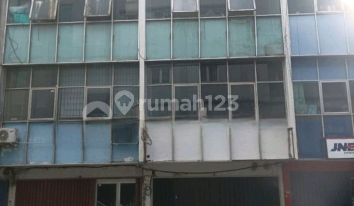 Disewakan Ruko di Kawasan Ruko Perkantoran Siap Huni dengan Kondisi Baru Direnovasi Disewakan Ruko di Kawasan Ruko Perkantoran Siap Huni dengan Kondisi Baru Direnovasi