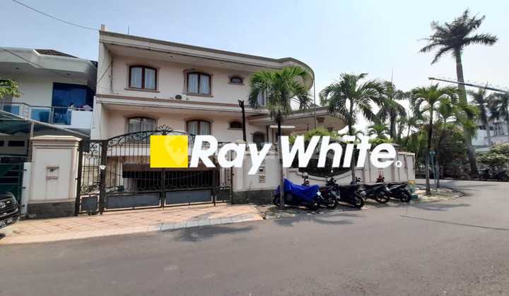 Dijual Rumah di Puri Indah