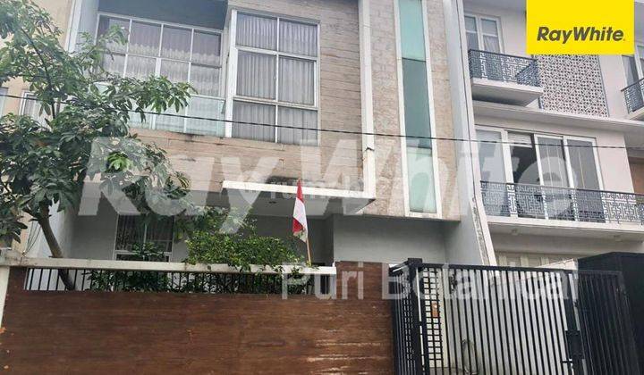 Dijual Rumah di Intercon  1