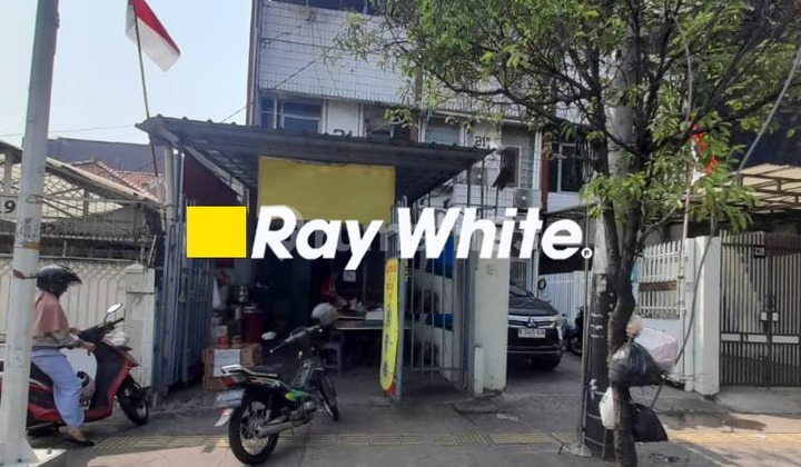 At Tanjung Duren Raya
, West Jakarta