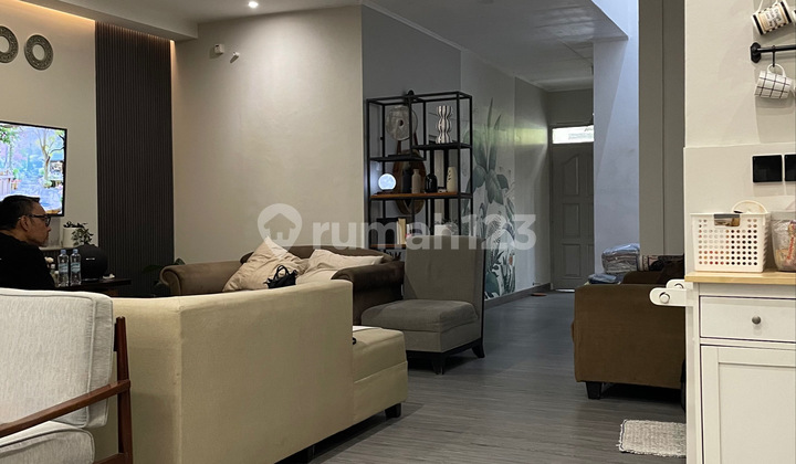 Bintaro Jaya Dki Lokasi Usaha Jalan Lebar Interior Super Cantik