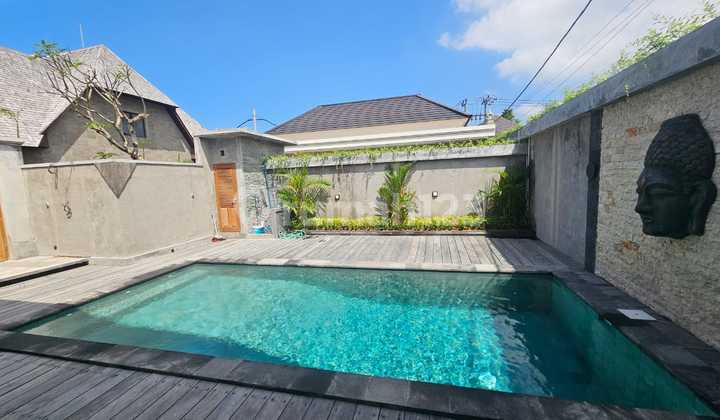 Villa Baru Kerobokan Tegal Cupek Badung Bali