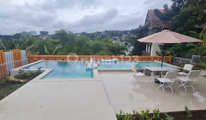 Luxury Villa Dago Pakar, Kolam Renang, LT 647m², 11M Luxury Villa Dago Pakar, Kolam Renang, LT 647m², 11M