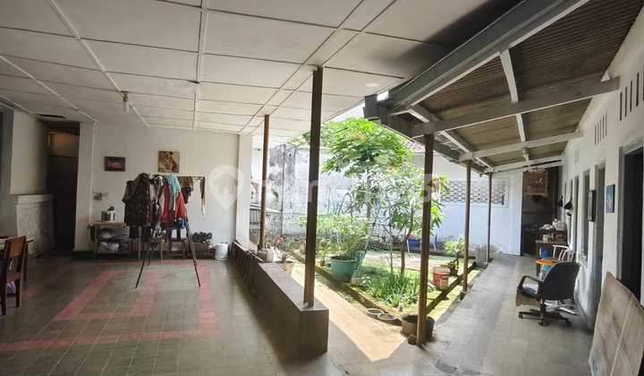 Rumah Lebar Muka 35 Meter di Sayap Gatot Subroto – Lokasi Strategis & Nilai Investasi Tinggi! 2