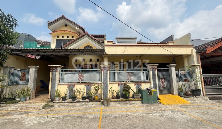 Sell a Grand House in Villa Indah Permai, North Bekasi (C0895)