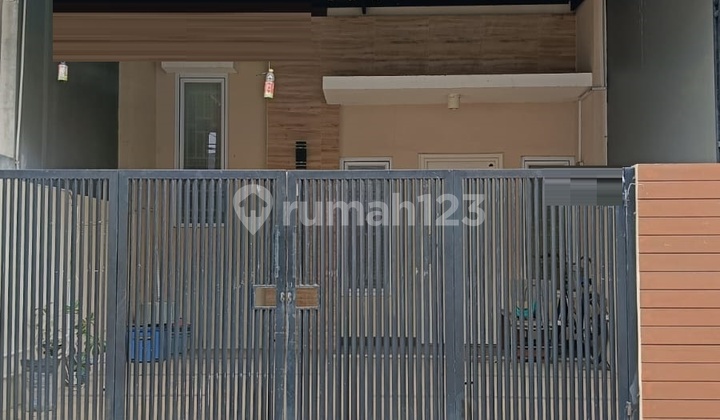 Miliki Rumah Bagus dua lantai dikota mandiri Harapan Indah Bekasi (C0752)