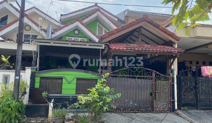 For Rent Annual Residence at Taman Harapan Baru Bekasi(D0068)