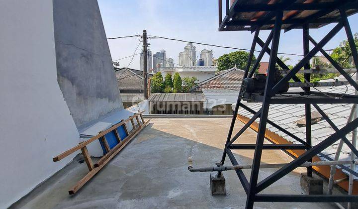 Rumah Bagus Unfurnished SHM di Simprug , Jakarta Selatan knt  2