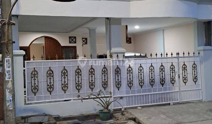 Rumah 2 Lantai Bagus Unfurnished SHM di Taman Harapan Baru Bekasi, Bekasi b0910  1