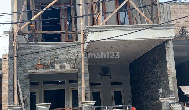 Rumah 2 Lantai SHM di Pondok Ungu Sektor 5 , Bekasi C0024 1