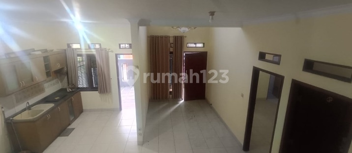 House, 2 Floors for Rent in Pondok Ungu Permai, North Bekasi (D0132) 2