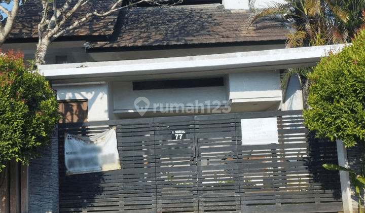 Rumah 2 Lantai Bagus Unfurnished SHM di Nusa Dua, Badung 1