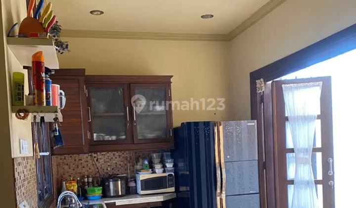 Ready Unit House for Sale with Hook Position on Jalan Mahendradatta,  2