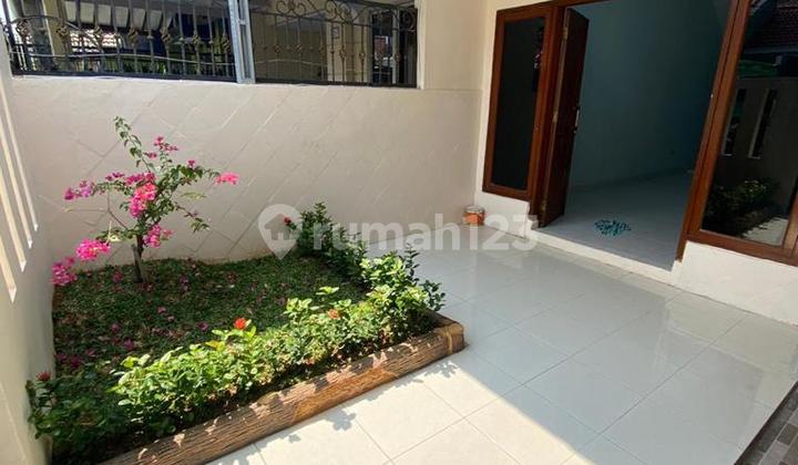 Rumah Murah 2 Lantai di Taman Royal 2