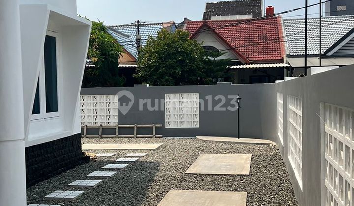 Dijual Rumah Bagus Langsung Huni di Taman Royal 1 2