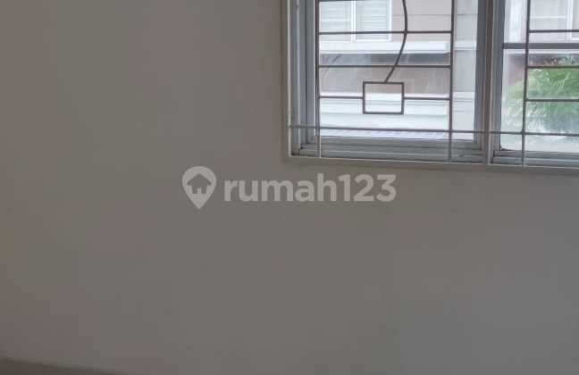 For Sale 2-Story House in Gading Serpong, 675 Million Negotiable 2