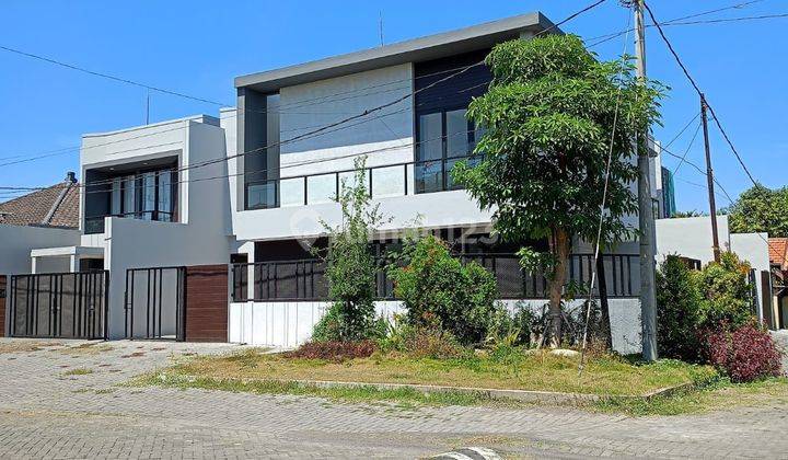 Rumah Baru 2 Lantai Model Scandinavia Gayung Kebonsari Surabaya  1