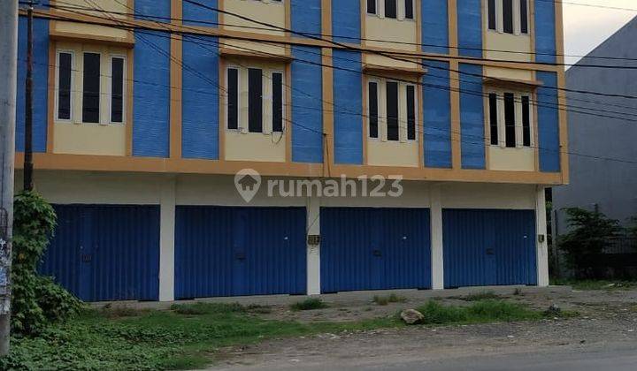 Ruko 3 lantai. Ada 5 unit, jejer 3 dan 2 unit, cocok untuk kantor/Supermarket, nol jalan Raya  di Cangkir, Gresik 2