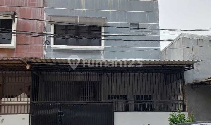 Rumah 3 Lantai Poris Indah