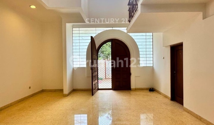 Rumah di Pondok Indah Jakarta Selatan Siap Huni Harga Menarik 2