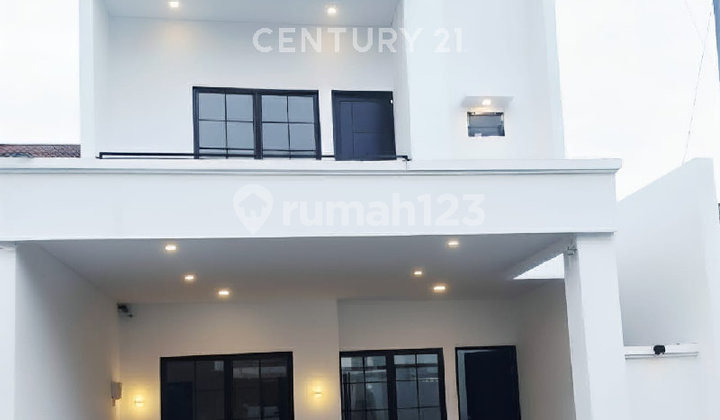 Dijual Rumah New Brand Lokasi Strategis di Graha Raya Bintaro