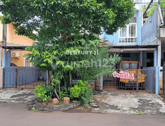 For Sale: Nice and Strategic House in Bintaro Sector 3