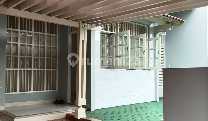 For Rent Ready-to-Occupy House in Bintaro Sector 2 Near Feeder Bus Station For Rent Ready-to-Occupy House in Bintaro Sector 2 Near Feeder Bus Station