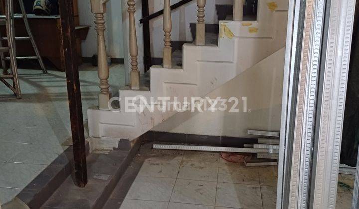 Dijual Rumah Strategis  Harga Bagus  Di Sekitar Bintaro 2