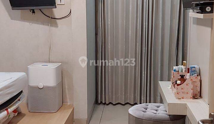 Dijual Rumah 2.5 Lantai Siap Huni Rapi Semi Furnished 2