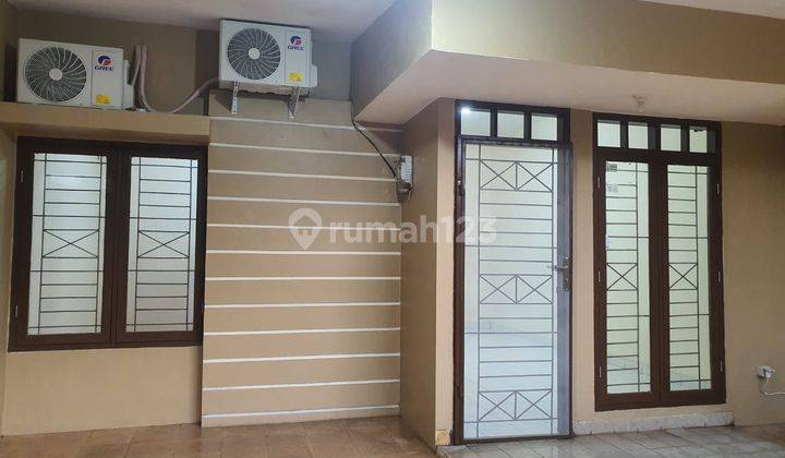 disewa Rumah Rapi Baru Renov di Cluster Taman Royal 3 Tangerang 1