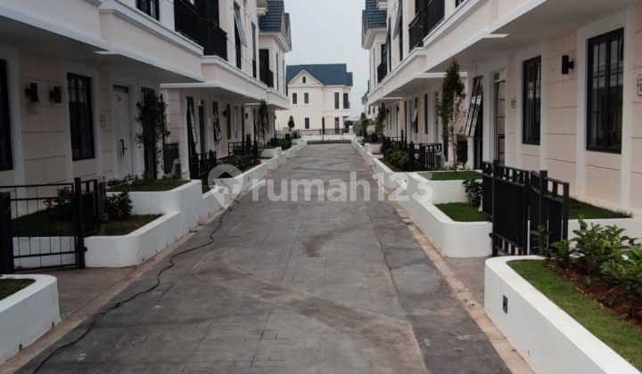 Want To Sale : Rumah Lavon 2 Suvarna Sutera  Double Decker hoek 2