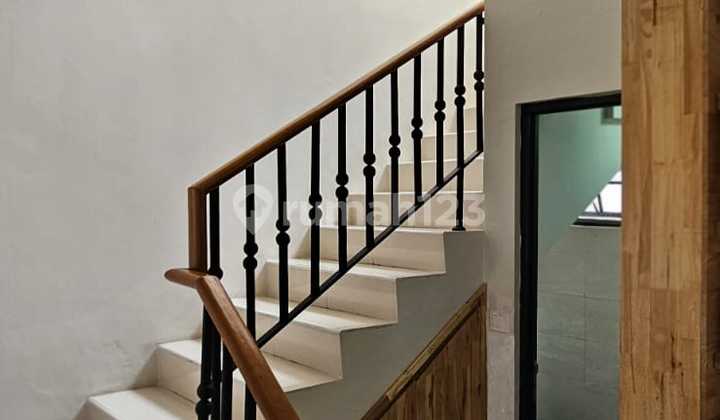 Di Jual Cepat Rumah Full Furnisned di Cluster Hazel, Banjar Wijaya 2