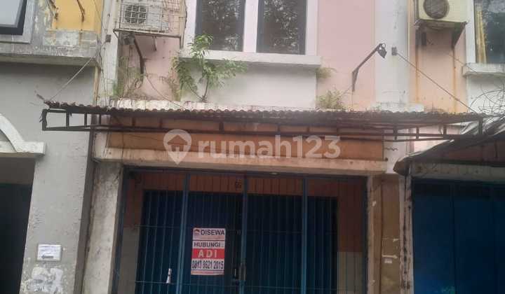 Sewakan ruko permata niaga 3 pinggir jalan raya Boulevard komp perumahan Taman Royal. 1