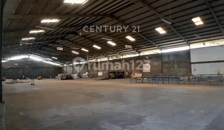 Strategic Warehouse Near Toll in Citereup Warehouse Area.