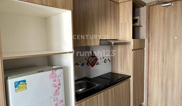 dapur apartemen strategis furnished di apartemen