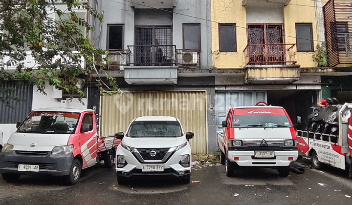 3-Storey Shop House in Strategic Pajajaran Pulo Armyn Area, Bogor City 2