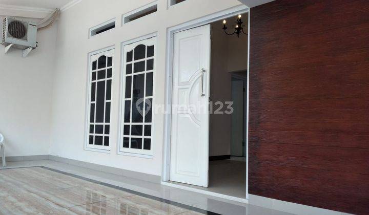 Rumah 2 Lantai Lokasi Strategis Akses Mudah di Taman Narogong Indah, Rawalumbu, Bekasi 2
