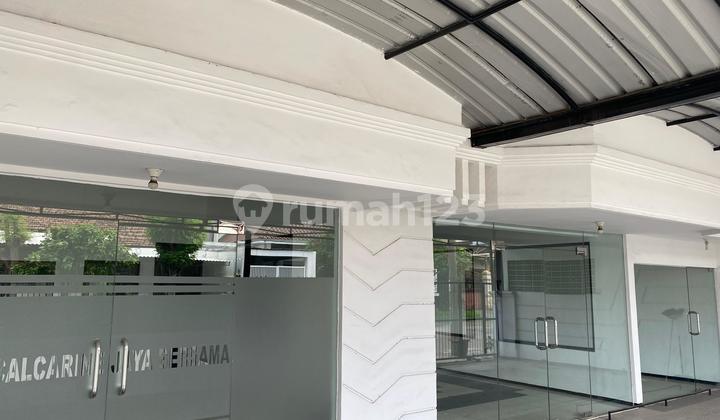 Office Building for Sale with SHM. Ready to Use. Strategic Location. Office Building for Sale with SHM. Ready to Use. Strategic Location.