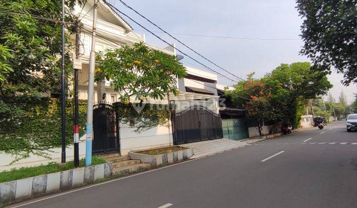 Rumah Bagus Mewah di Pulomas, Jakarta Timur 1