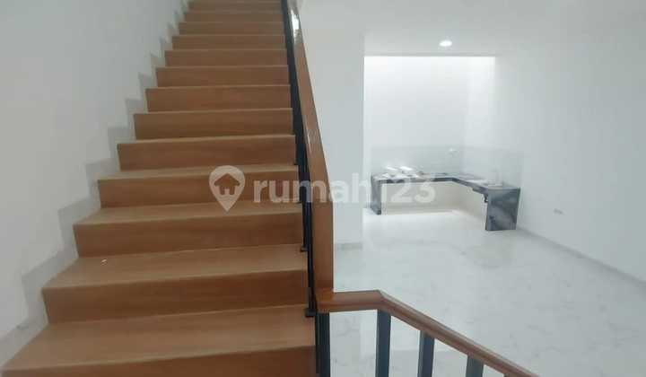 New House in Janur Asri Kelapa Gading, North Jakarta 2