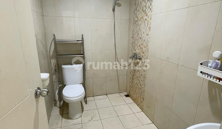 Kelapa Gading Imperial House, North Jakarta Needs Minimal Renovation 2