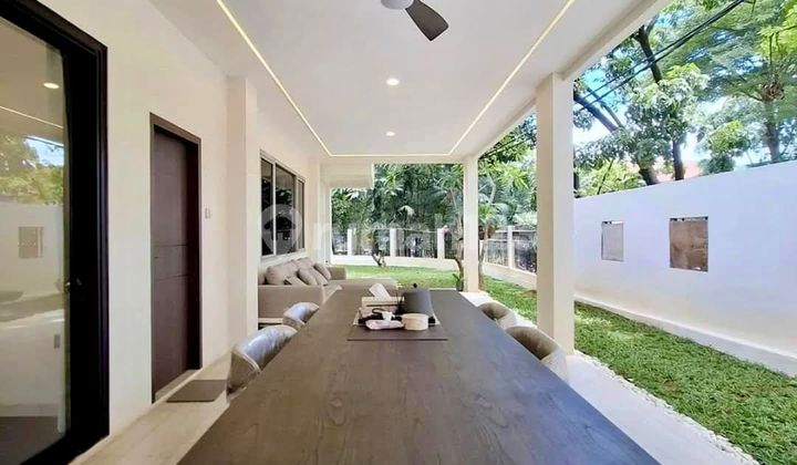 Rumah Senayan Mewah Hoek, Jakarta Selatan SHM Rumah Senayan Mewah Hoek, Jakarta Selatan SHM