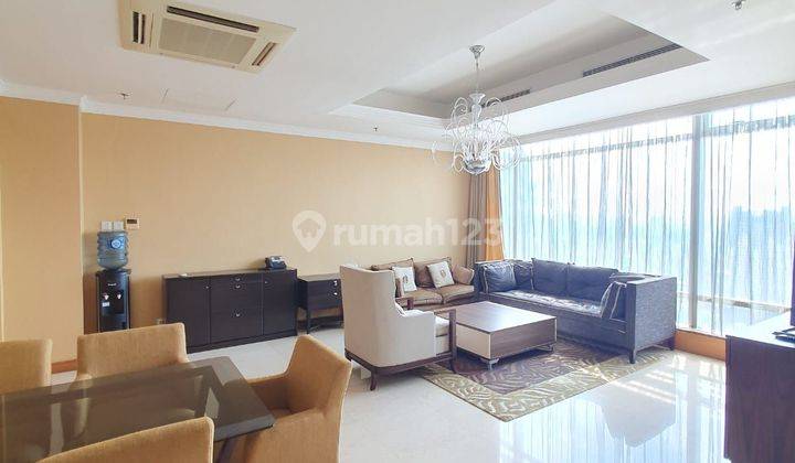 ruang keluarga mewah private apartemen sudirman suites