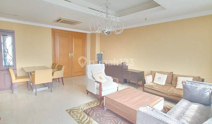 ruang keluarga mewah private apartemen sudirman suites
