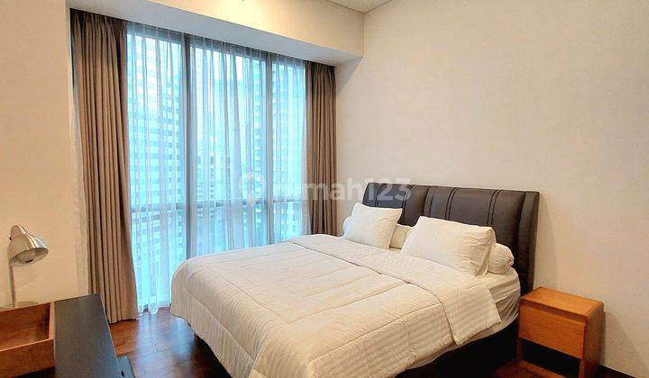 kamar tidur lururious apartemen anandamaya residences jakarta