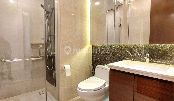 kamar mandi lururious apartemen anandamaya residences jakarta