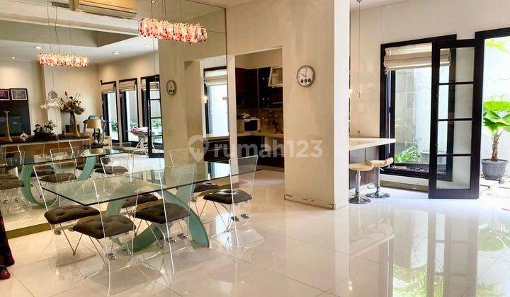 Jual Rumah Mewah Furnish Graha Famili Blok Favorit Surabaya Barat 1