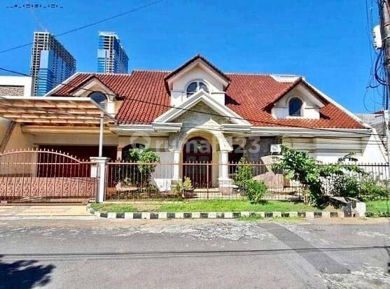 Rumah Mewah Di Dharmahusada Indah Selatan Surabaya Full Furnish 1